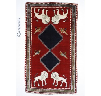 Persian rug Shiraz Figural