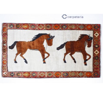 Persian rug Shiraz Figural