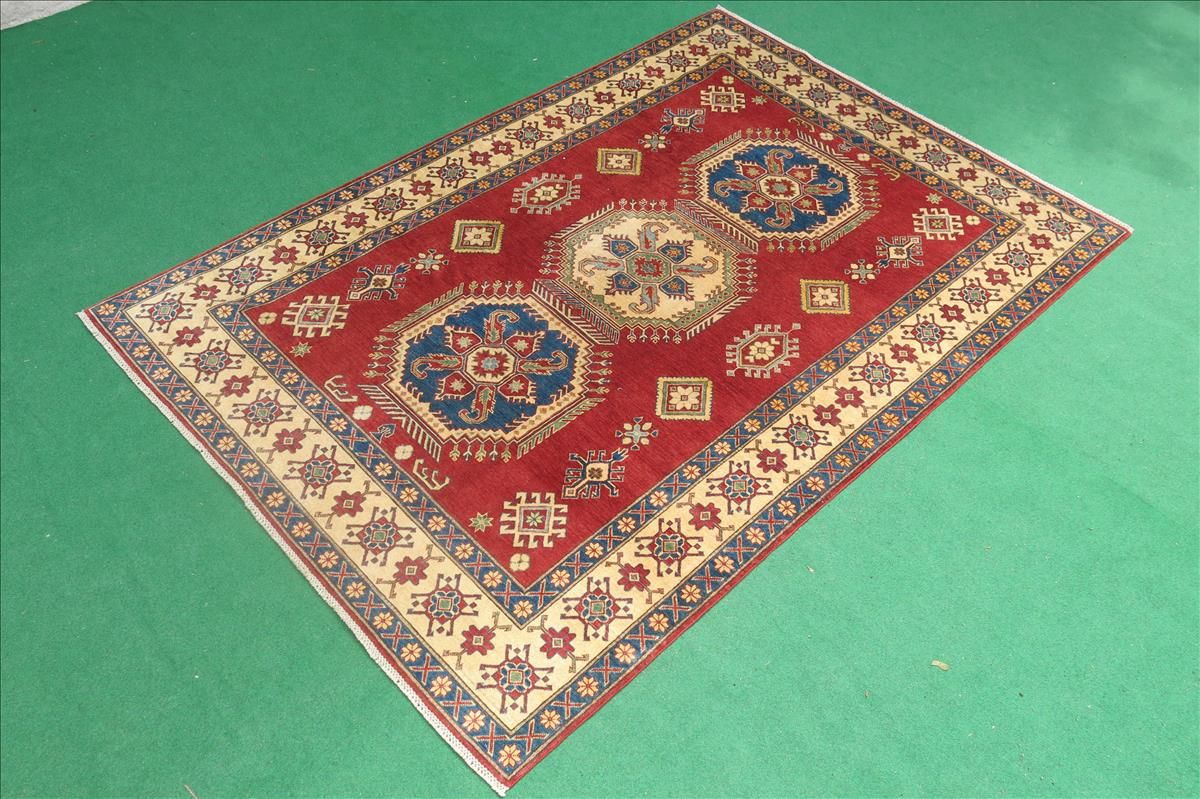 Oriental rug Kazak