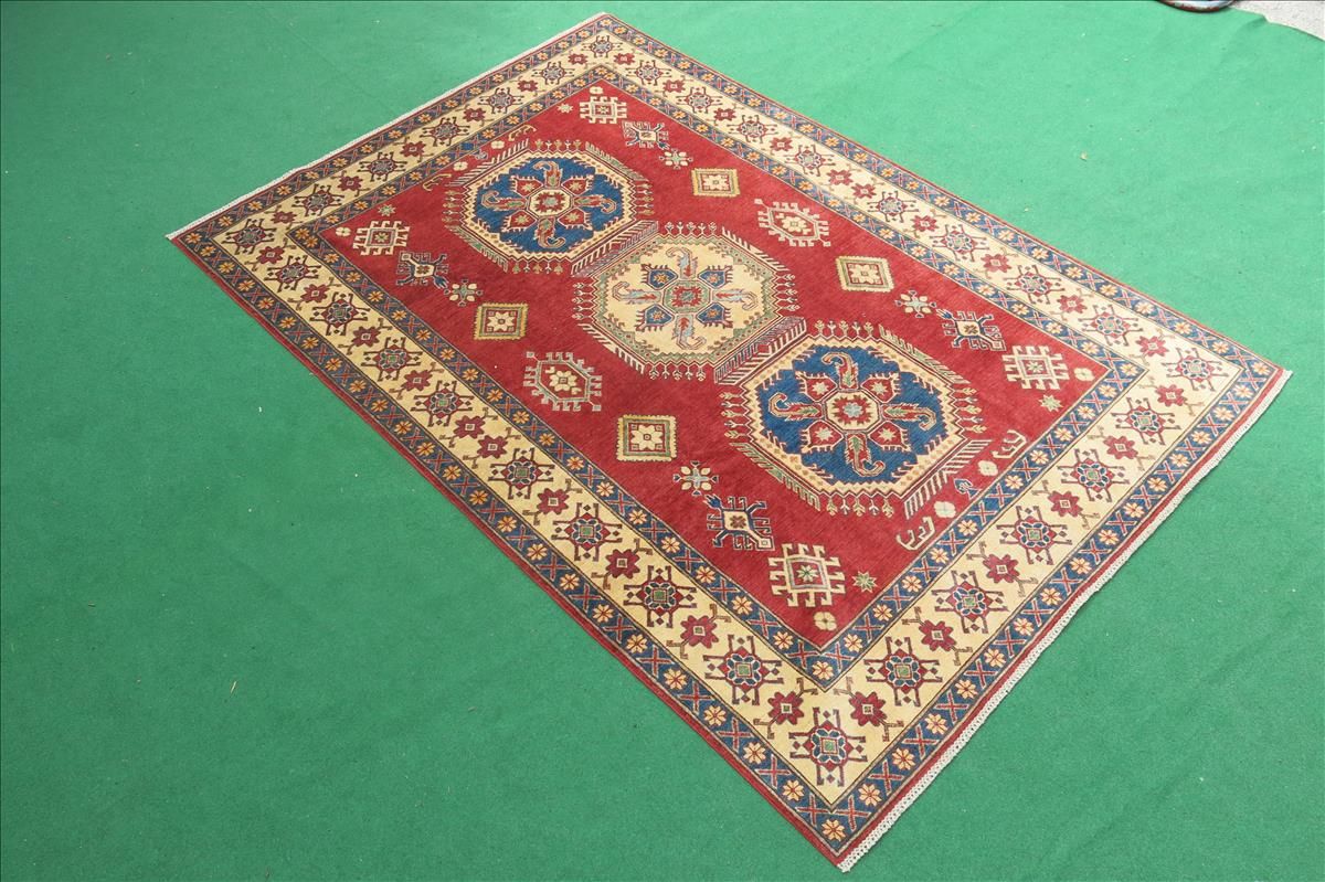 Oriental rug Kazak