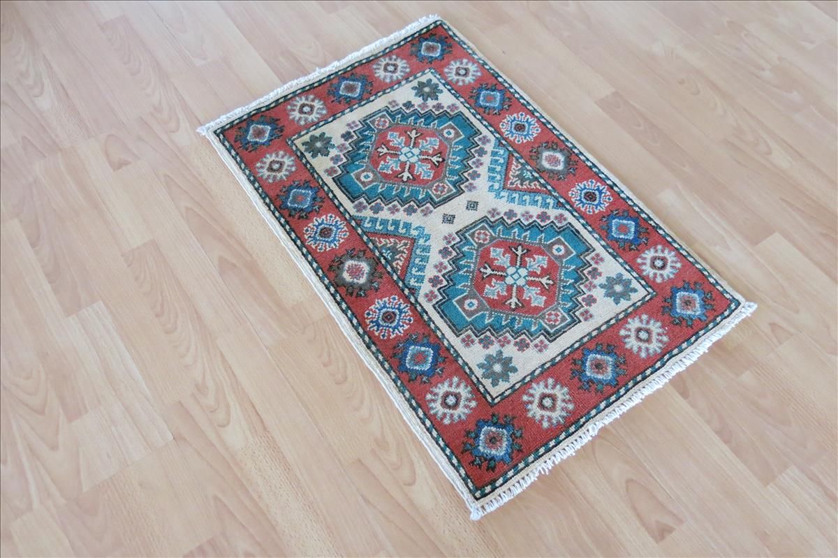 Oriental rug Kazak