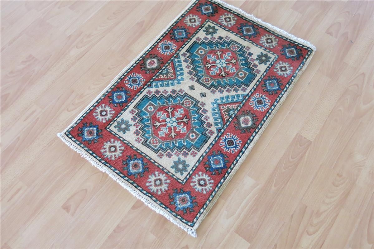 Oriental rug Kazak