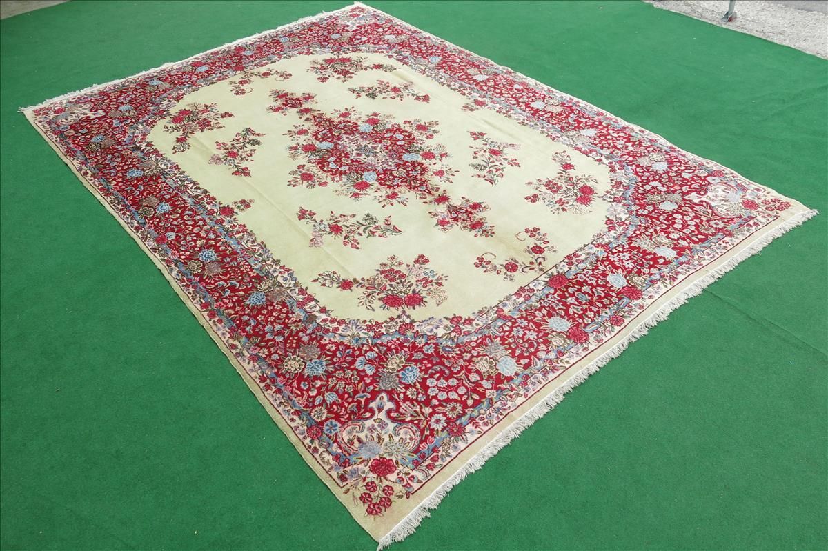 Oriental rug Kerman