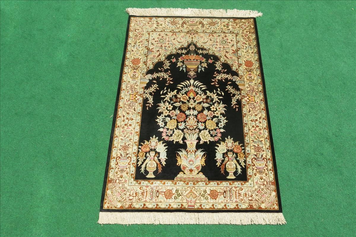 Oriental rug Ghom Silk Imperial