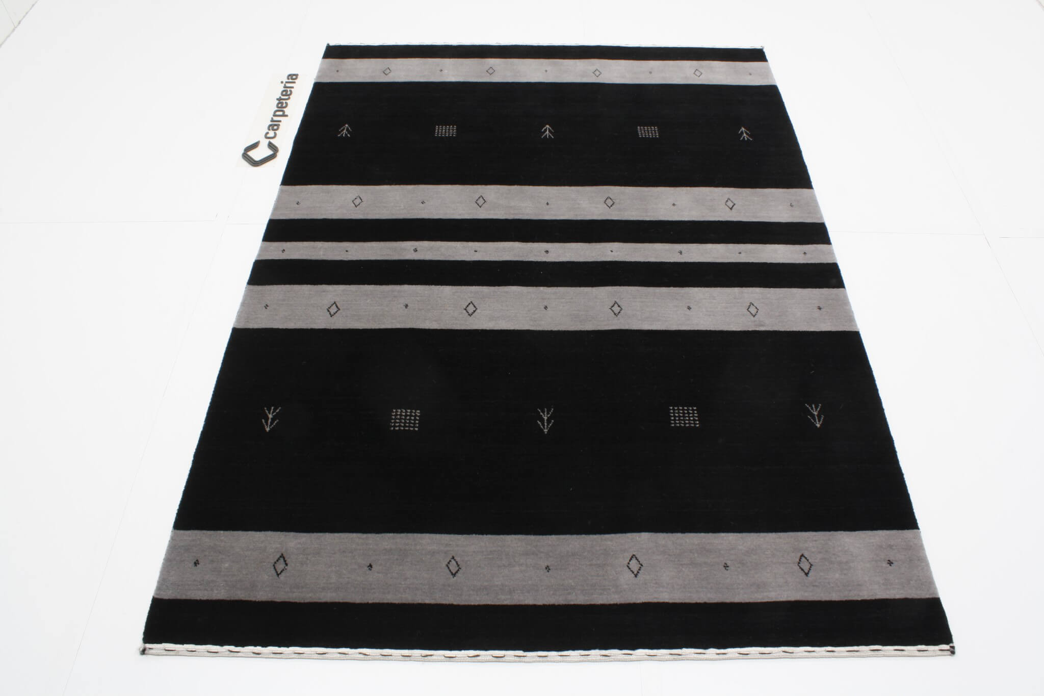 Modern rug Loribaft